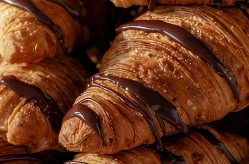 A Central Flequera fa dècades que acompanyem els professionals del Principat amb tot allò que necessiten per crear productes excepcionals. Som especialistes en ingredients i solucions per a panificació, pastisseria i elaboracions artesanes, i treballem cada dia perquè forns, pastisseries, hotels i restaurants d’Andorra tinguin a les mans productes de confiança i qualitat. Des de farines seleccionades fins a masses mare, llevats, mantegues, cremes, cobertures, fruita seca, xocolata i tot el que un obrador necessita per donar vida a creacions úniques. El nostre objectiu és clar: facilitar la feina dels professionals i elevar el nivell del producte final. I, per descomptat, també som distribuïdors exclusius de Cafès Novell al Principat, portant a Andorra una gamma de cafès d’origen, "blends" prèmium i opcions ecològiques que completen l’oferta de qualsevol establiment que vulgui oferir un cafè de veritat. A Central Flequera hi trobaràs experiència, servei i un catàleg pensat per inspirar i donar suport a tots els professionals del sector. #CentralFlequera #Panificació #Pastisseria #CafesNovell #AndorraGastronomia