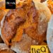 Amb els productes de CENTRAL FLEQUERA es crea: El pa que encara té gust de forn: Xamba Aldosa, l’essència del pa artesà. A Xamba Aldosa, a la Massana, el pa no és només un aliment: és un ofici, una tradició i una manera d’entendre la vida. Cada dia obrim el forn amb la mateixa filosofia de sempre: fer un pa completament natural, artesà i honest, tal com s’ha fet tota la vida. Aquí no hi ha presses, ni additius, ni trucs industrials. Només farines de qualitat, fermentacions lentes, llevats naturals i un saber fer que es transmet de generació en generació. El resultat? Un pa amb crosta cruixent, molla aromàtica, textura viva i aquell sabor profund que només s’aconsegueix quan es respecta el temps i el producte. Per què el pa de Xamba Aldosa és diferent? És 100 % natural: sense additius, sense millorants químics, sense artificis. És artesà de veritat: cada peça es treballa a mà, amb cura i dedicació. Fermentació lenta: més digestiu, més saborós i amb una conservació natural superior. Farines seleccionades: qualitat garantida en cada fornada. Aroma i sabor autèntics: el pa que recorda al de sempre, però amb l’excel·lència d’avui. Compromís amb el producte local: un forn que forma part del dia a dia de la Massana. Un pa que acompanya, que alimenta i que emociona A Xamba Aldosa no fem pa per omplir prestatges: fem pa per omplir taules, famílies i moments. El nostre forn és un punt de trobada, un lloc on el bon pa encara té gust de casa i on cada peça explica una història. Si vols saber més sobre el nostre procés, pots explorar: Com es fa un pa artesà Avantatges del pa natural Per què la fermentació lenta és millor A Xamba Aldosa, el pa no és només pa. És tradició, és qualitat i és orgull de forn. #FornXamba #Aldosa #CentralFlequera #PaArtesà #PaNatural
