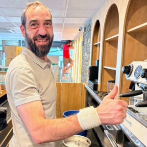 CENTRAL FLEQUERA Nou cafè, nova etapa al Racó d’en Josep Avui hem estat al renovat Restaurant Racó d’en Josep per instal·lar i provar la seva nova cafetera i provar cafès NOVELL. ☕🔧 CENTRAL FLEQUERA — Nou cafè, nova etapa al Racó d’en Josep. Avui hem estat al renovat Restaurant Racó d’en Josep per instal·lar i provar la seva nova cafetera. Un pas important per a aquesta nova etapa… i nosaltres encantats d’acompanyar-los. Ara, el Racó d’en Josep ja serveix Cafès NOVELL, un dels cafès més reconeguts i valorats del sector. Aroma net, sabor equilibrat i una qualitat que es nota des del primer tast. Ben aviat podreu gaudir de totes les novetats del restaurant — i, per descomptat, d’un bon cafè com cal en acabar el vostre àpat. #CentralFlequera #CafesNovell #RacodenJosep #Andorra #CafeDeQualitat #HostaleriaAndorra