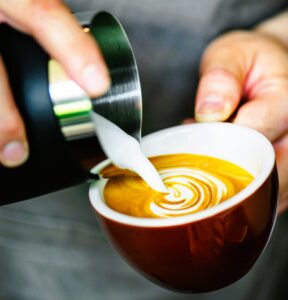 ☕❤️ No hi ha millor manera de començar el dia que amb Cafès Novell. L'aroma que desperta els sentits, el sabor que acompanya els primers moments del matí i la qualitat d'una marca de referència que converteix cada tassa de cafè en una experiència única. Si tens un negoci a Andorra i vols oferir als teus clients un cafè excel·lent, ara ho tens molt fàcil. Cafès Novell a Andorra és sinònim de qualitat, tradició i innovació, i la seva distribució va de la mà, d'un partner de confiança. 👉 Contacta amb Central Flequera i descobreix totes les solucions que Cafès Novell pot aportar al teu establiment. Perquè un bon cafè no només es beu. Es recorda. ☕ Qualitat excepcional. ☕ Sabor inconfusible. ☕ La millor manera de començar el dia. Central Flequera, el teu distribuïdor de Cafès Novell a Andorra. #CafesNovell #CentralFlequera #Andorra #CafeDeQualitat #HostaleriaAndorra