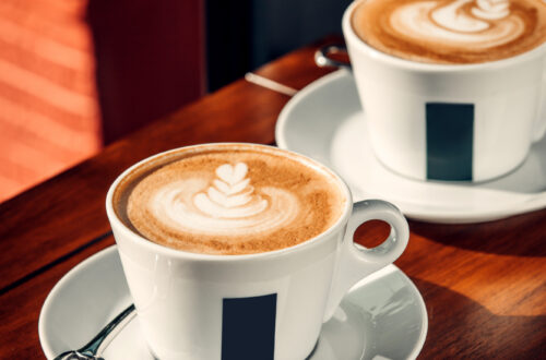 ☕ Coffee Experience: molt més que un cafè ☕ Cada matí comença amb un gest senzill: preparar un cafè, sentir-ne l’aroma i gaudir-ne el sabor. Però t’has preguntat mai tot el que hi ha darrere d’una tassa de cafè excepcional? Avui, Cafès NOVELL obre les portes de Coffee Experience, un espai immersiu únic que et convida a viure el fascinant univers del cafè com mai. Durant un recorregut guiat de 55 minuts, descobriràs l’origen del cafè, els secrets de la seva elaboració i viuràs una experiència sensorial plena d’emocions, aromes i coneixement. A Central Flequera, distribuïdors oficials de Cafès NOVELL a Andorra, ens apassiona portar-vos no només un cafè excel·lent, sinó també la cultura, la qualitat i la tradició que s’amaguen darrere de cada tassa. 🌱 Una experiència per aprendre. ☕ Una experiència per sentir. ✨ Una experiència per recordar. 📍 Reserva la teva visita i descobreix un món que comença amb un simple glop de cafè. #CafesNOVELL #CentralFlequera #CoffeeExperience #CafeAndorra #PassioPelCafe